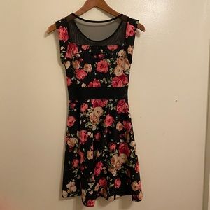 Floral roses print sweetheart neckline dress